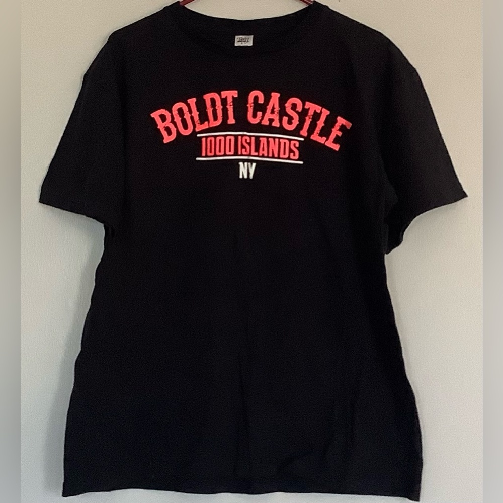 EUC LADIES T-Shirt size L….MEN’S size small